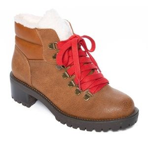 TRUE CRAFTMintey Hiking Boots